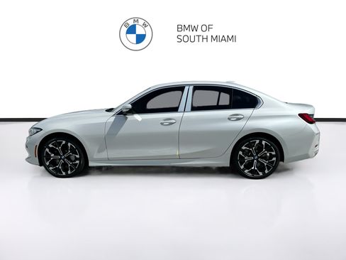 Used 2025 BMW 330i Sedan w/ Premium Package RWD image 4