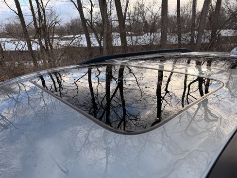 Used 2023 Chevrolet Traverse Premier w/ Redline Edition image 9