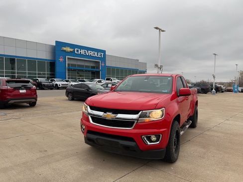 Used 2018 Chevrolet Colorado W/T w/ WT Convenience Package image 2