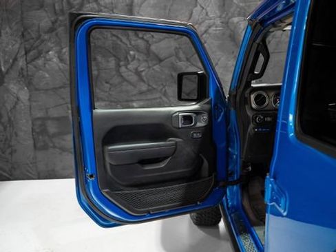 Used 2022 Jeep Wrangler Unlimited Rubicon 4xe w/ Cold Weather Group AWD/4WD image 4