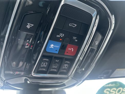 Used 2022 Jeep Grand Cherokee Overland image 16