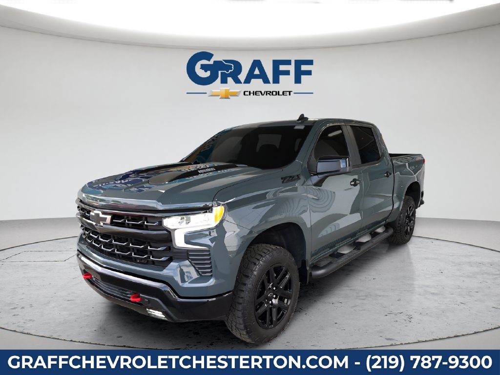 Used 2025 Chevrolet Silverado 1500 LT Trail Boss w/ Convenience Package II AWD/4WD image 1