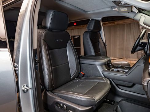 Used 2025 GMC Sierra 3500 Denali w/ Denali Reserve Package image 28