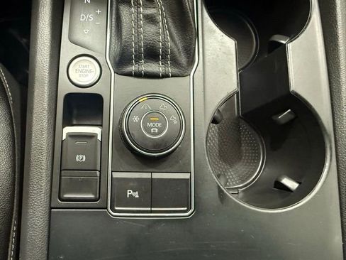 Used 2021 Volkswagen Atlas SE image 27