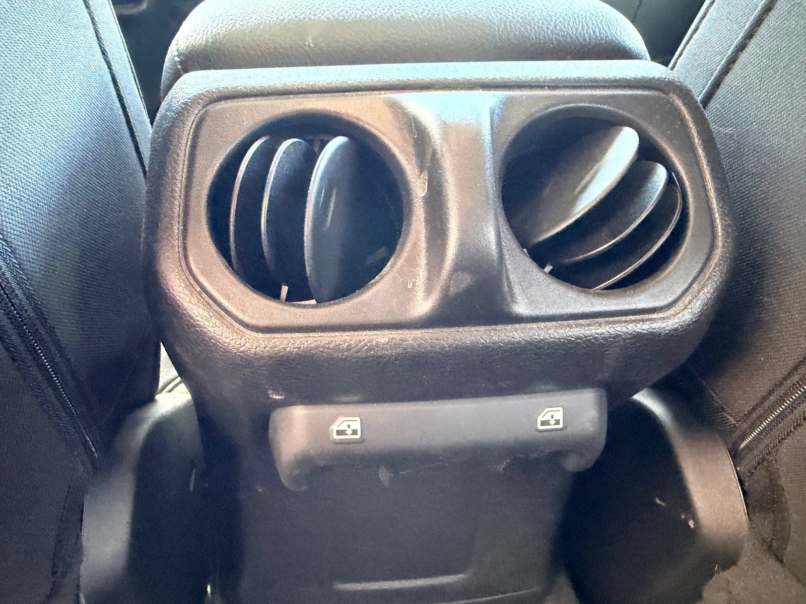 Used 2023 Jeep Wrangler Unlimited w/ Cold Weather Group AWD/4WD image 24