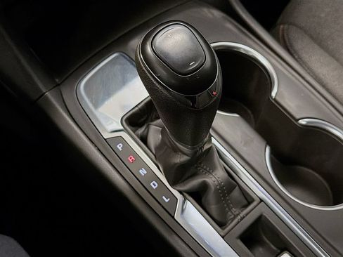 Used 2021 Chevrolet Equinox LT FWD image 18