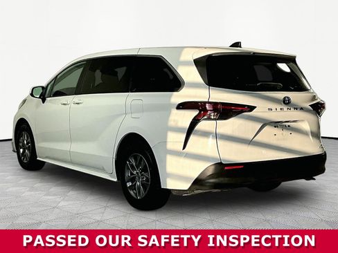 Used 2022 Toyota Sienna LE FWD image 4