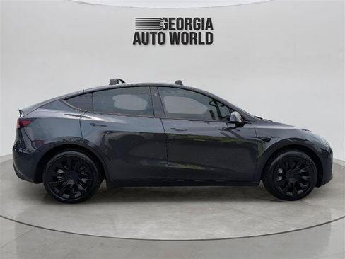 Used 2024 Tesla Model Y 2WD image 10
