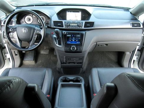 Used 2014 Honda Odyssey Touring Elite image 22