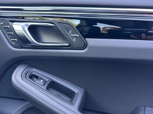 New 2026 Porsche Macan AWD/4WD image 20