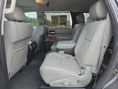 Used 2019 Toyota Sequoia Platinum image 19