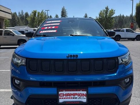 Used 2022 Jeep Compass Latitude AWD/4WD image 2
