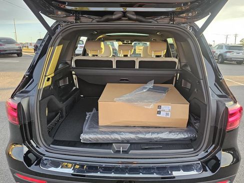 New 2026 Mercedes-Benz GLB 250 image 9