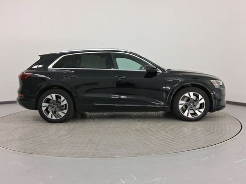 Used 2022 Audi e-tron Premium Plus w/ Premium Plus Package image 8