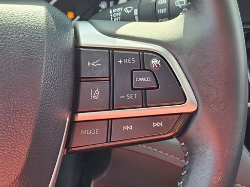 Used 2026 Toyota Highlander XLE AWD/4WD image 22