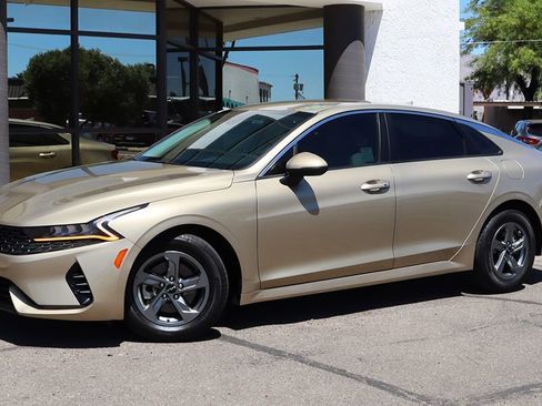 Used 2022 Kia K5 LXS image 3