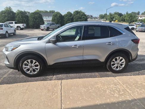 Used 2024 Ford Escape Active AWD/4WD image 3