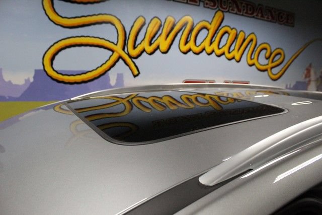 Used 2023 Buick Enclave Essence w/ Experience Buick Package FWD image 2