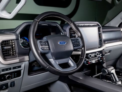 Used 2023 Ford F150 Lightning XLT image 37