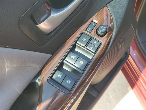 Used 2017 Toyota Sienna Limited Premium w/ Advanced Technology Package FWD image 12