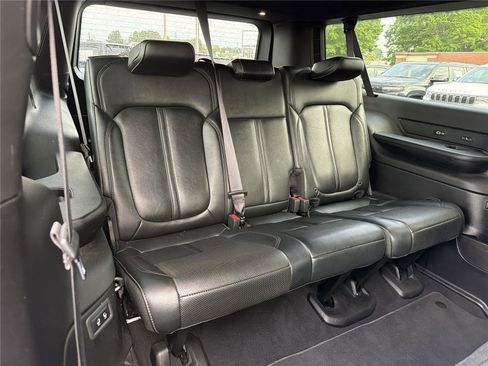 Used 2024 Jeep Wagoneer L Series II RWD image 13