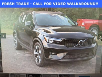 Used 2023 Volvo XC40 B4 Ultimate