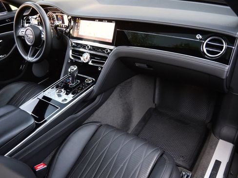 Used 2022 Bentley Flying Spur W12 AWD/4WD image 2