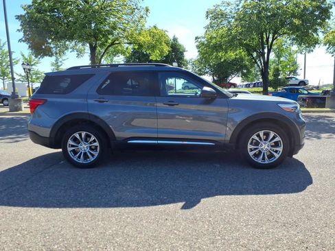 Used 2023 Ford Explorer XLT w/ Equipment Group 202A AWD/4WD image 6