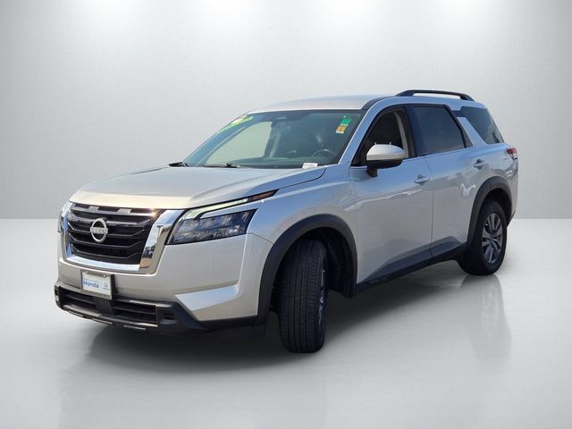 Used 2024 Nissan Pathfinder SV FWD image 8