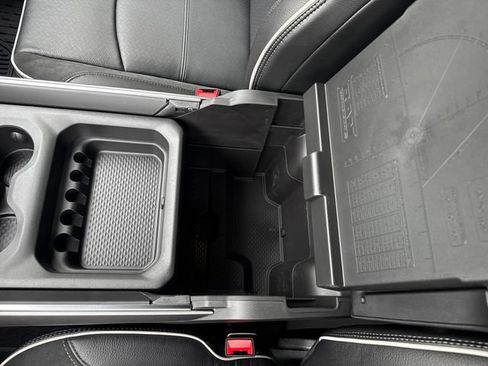New 2026 RAM 3500 Laramie AWD/4WD image 25