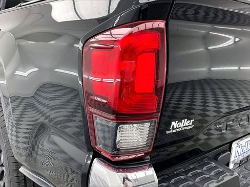 Used 2019 Toyota Tacoma SR5 image 31