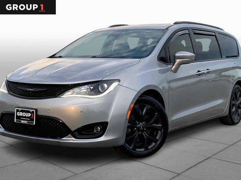 Used 2019 Chrysler Pacifica Limited w/ Advanced Safetytec Group FWD image 1