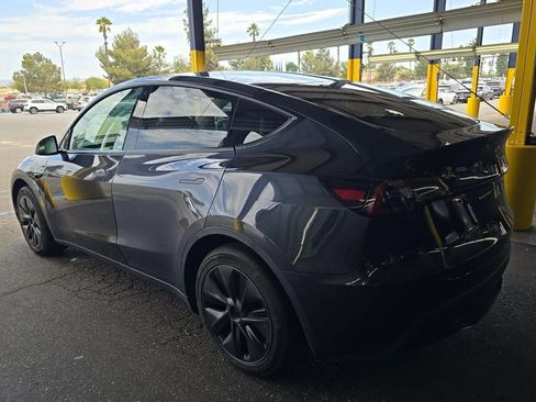 Used 2024 Tesla Model Y Long Range RWD image 7