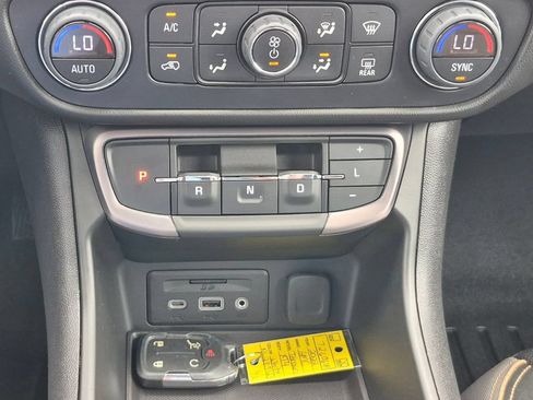 Used 2022 GMC Terrain AT4 w/ Infotainment Package II AWD/4WD image 9