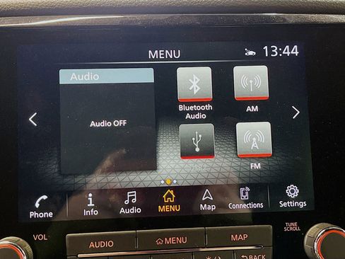 Used 2024 Nissan Titan PRO-4X w/ Pro-4x Convenience Package AWD/4WD image 15