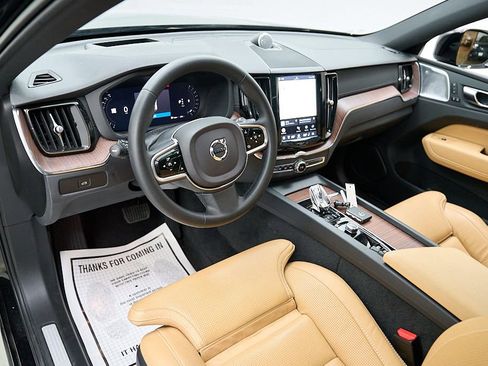 Certified 2023 Volvo XC60 B6 Ultimate w/ Protection Package Premier AWD/4WD image 12