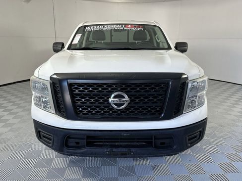 Used 2017 Nissan Titan S image 3
