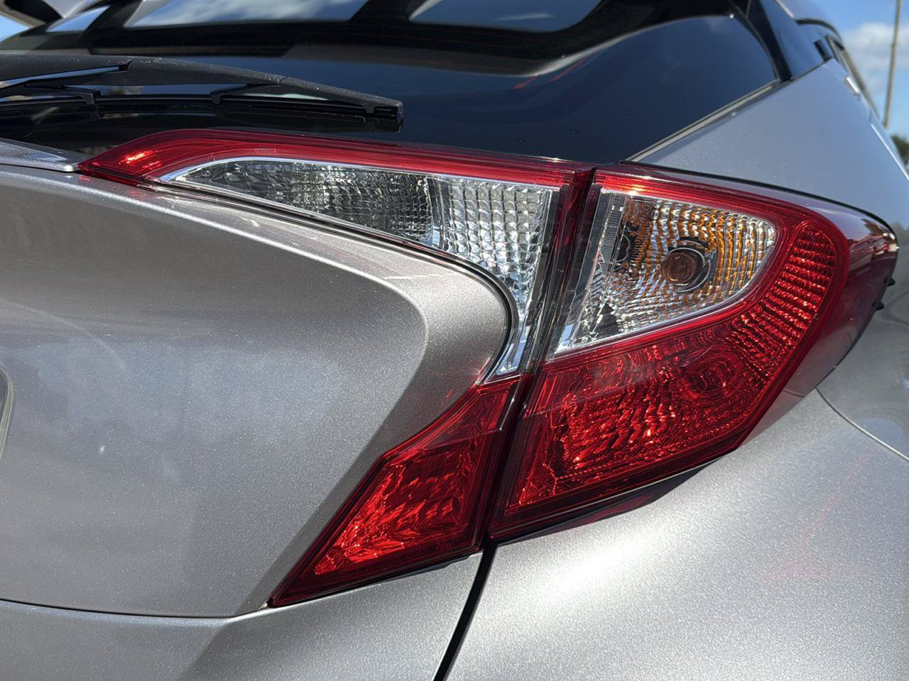 Used 2019 Toyota C-HR XLE FWD image 51