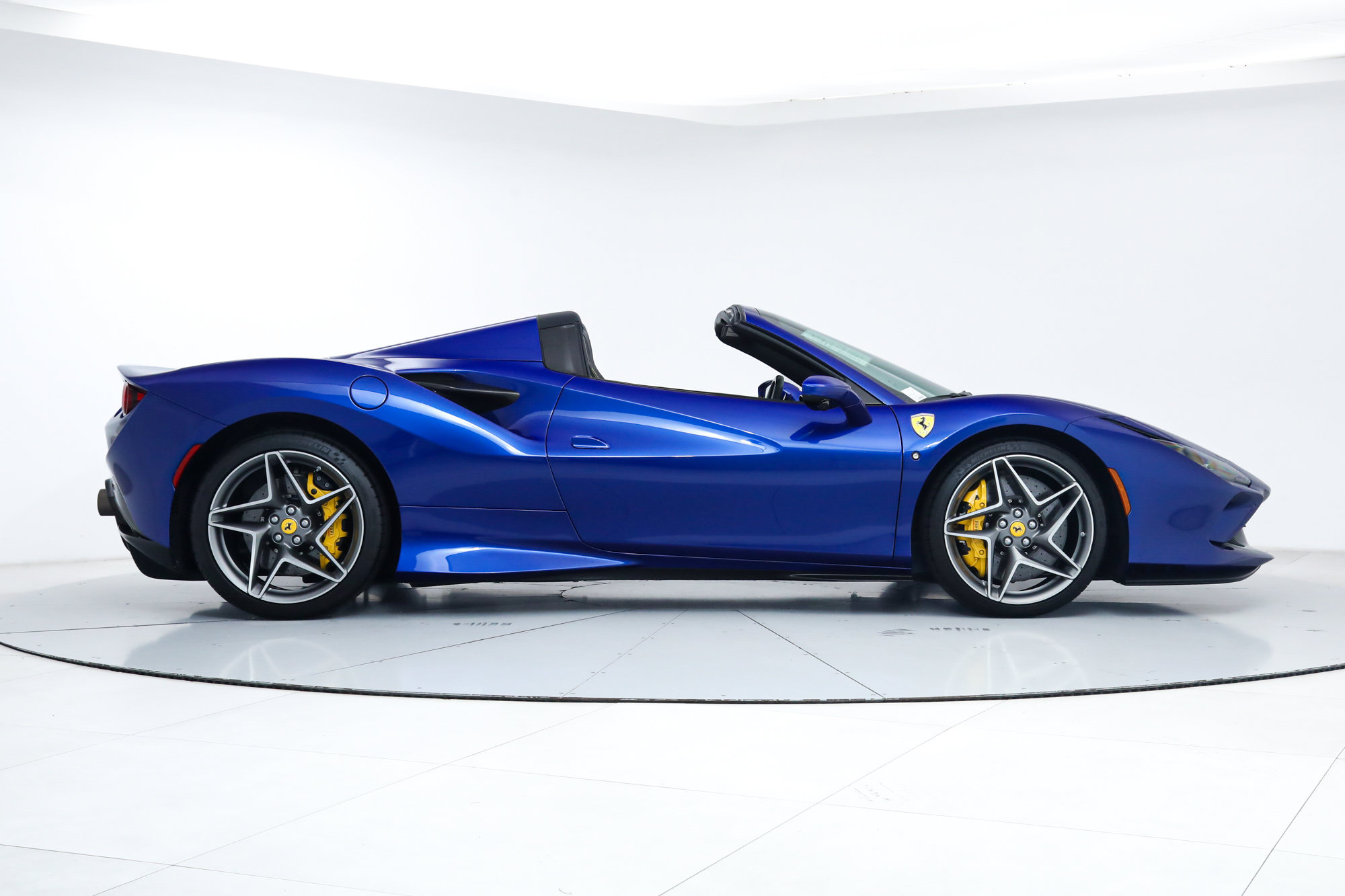 Certified 2022 Ferrari F8 Tributo RWD image 10