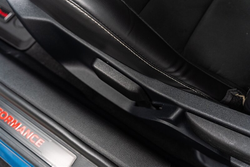 Used 2021 Ford Mustang Shelby GT500 w/ Carbon Fiber Track Pack RWD image 45