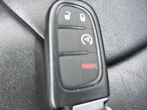 Used 2021 Jeep Cherokee Latitude Plus AWD/4WD image 31