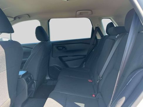 Used 2025 Nissan Rogue S AWD/4WD image 12