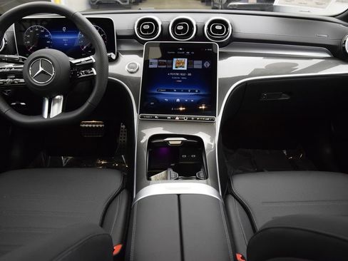 Used 2025 Mercedes-Benz C 300 4MATIC Sedan image 20