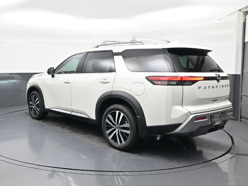 Used 2024 Nissan Pathfinder Platinum FWD image 7