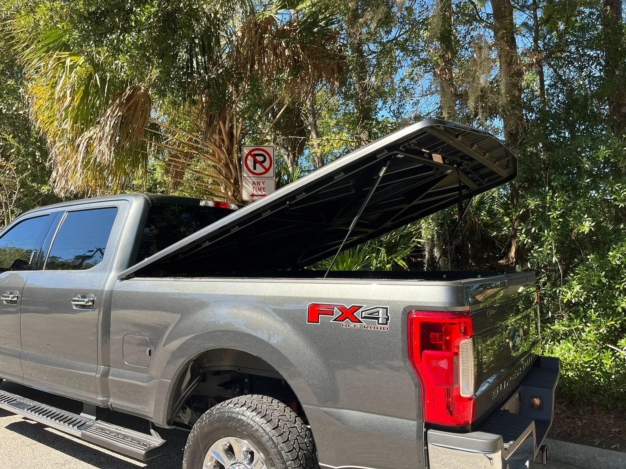 Used 2019 Ford F250 XLT w/ XLT Premium Package AWD/4WD image 8