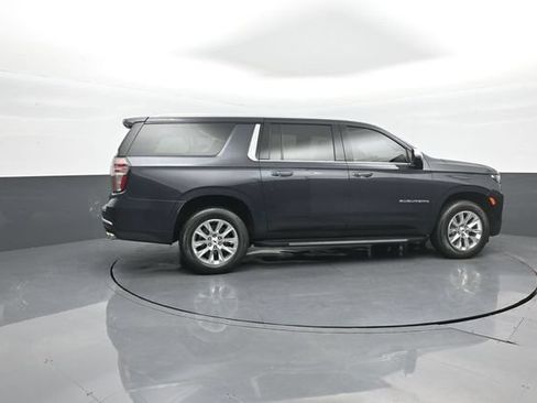 Used 2023 Chevrolet Suburban Premier AWD/4WD image 8