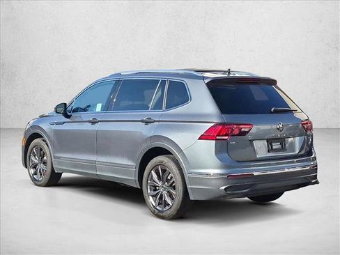Used 2023 Volkswagen Tiguan SE w/ Panoramic Sunroof Package AWD/4WD image 7