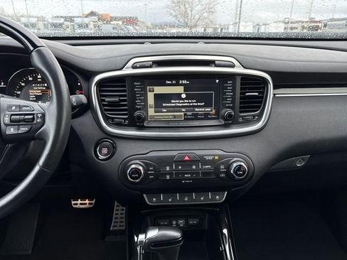 Used 2018 Kia Sorento SX image 21