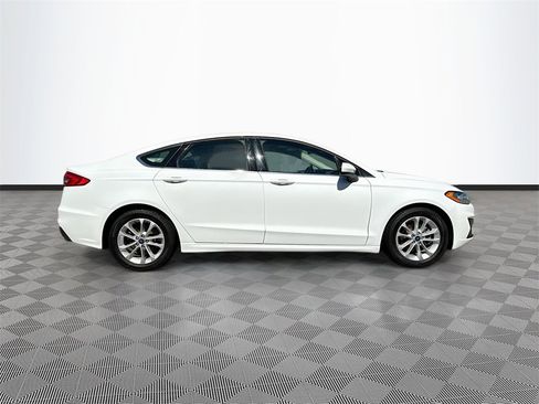 Used 2020 Ford Fusion SE image 5