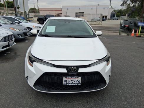 Used 2021 Toyota Corolla LE FWD image 2